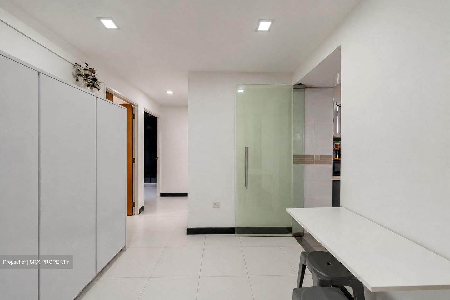 Sengkang West Way (Sengkang),  #568556001